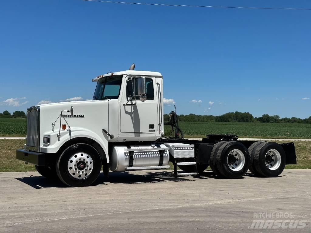 Western Star 4900 Conventional Trucks / Tractor Trucks