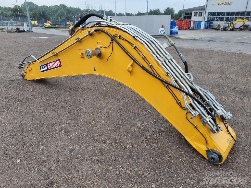 Liebherr R 906 ARM Booms and dippers