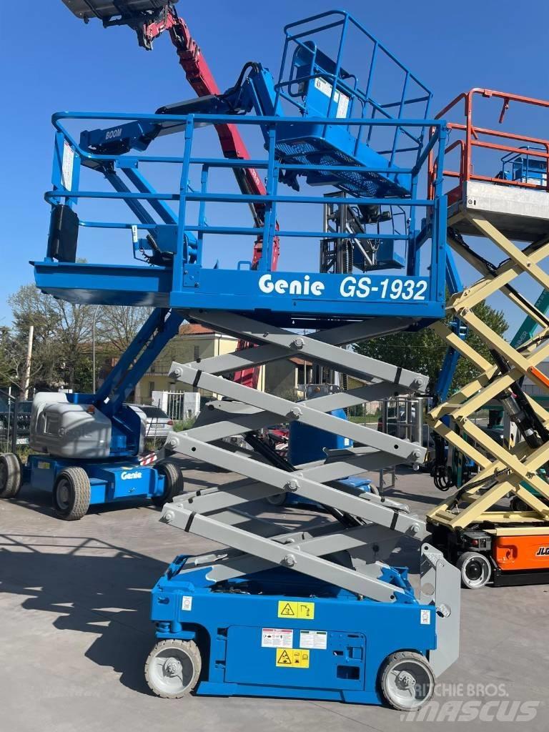 Genie GS 1932 Scissor Lifts