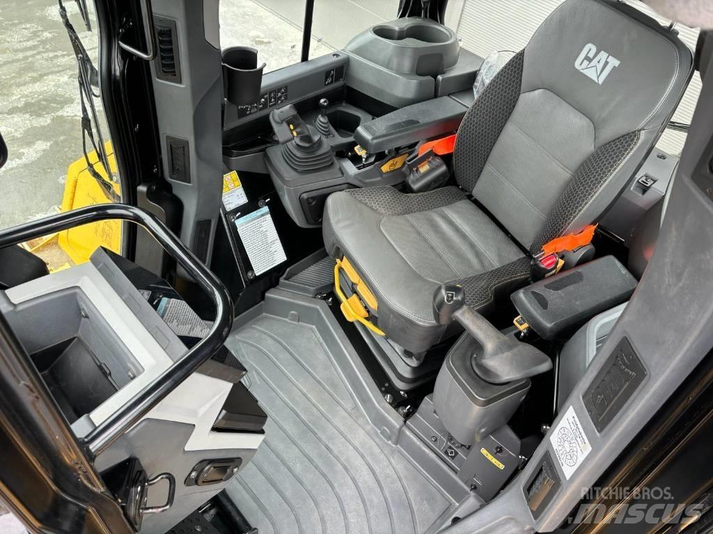 CAT D5-17 LGP Crawler dozers
