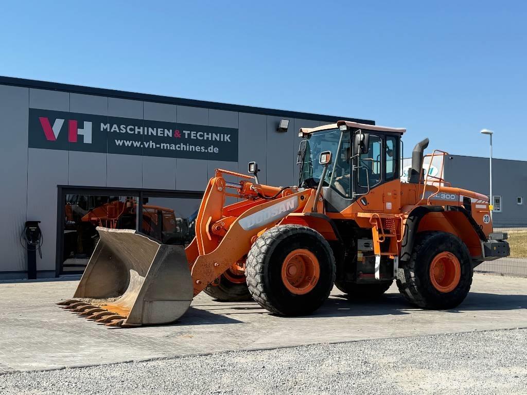 Doosan DL 300-3 Wheel Loaders