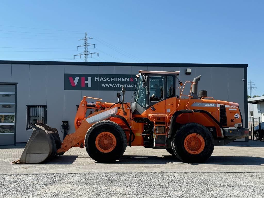 Doosan DL 300-3 Wheel Loaders