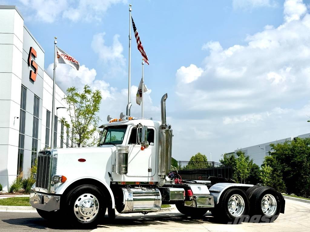 Peterbilt 378 Conventional Trucks / Tractor Trucks