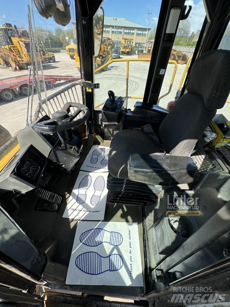 CAT 826H Landfill compactors