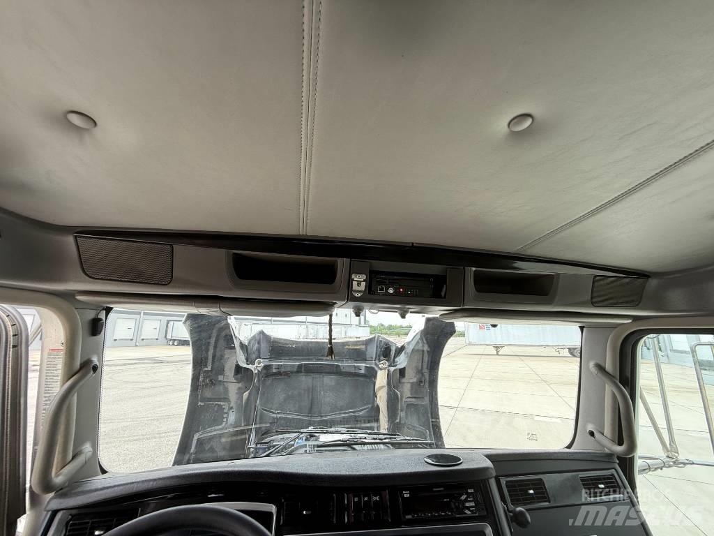 Kenworth T 800 Conventional Trucks / Tractor Trucks