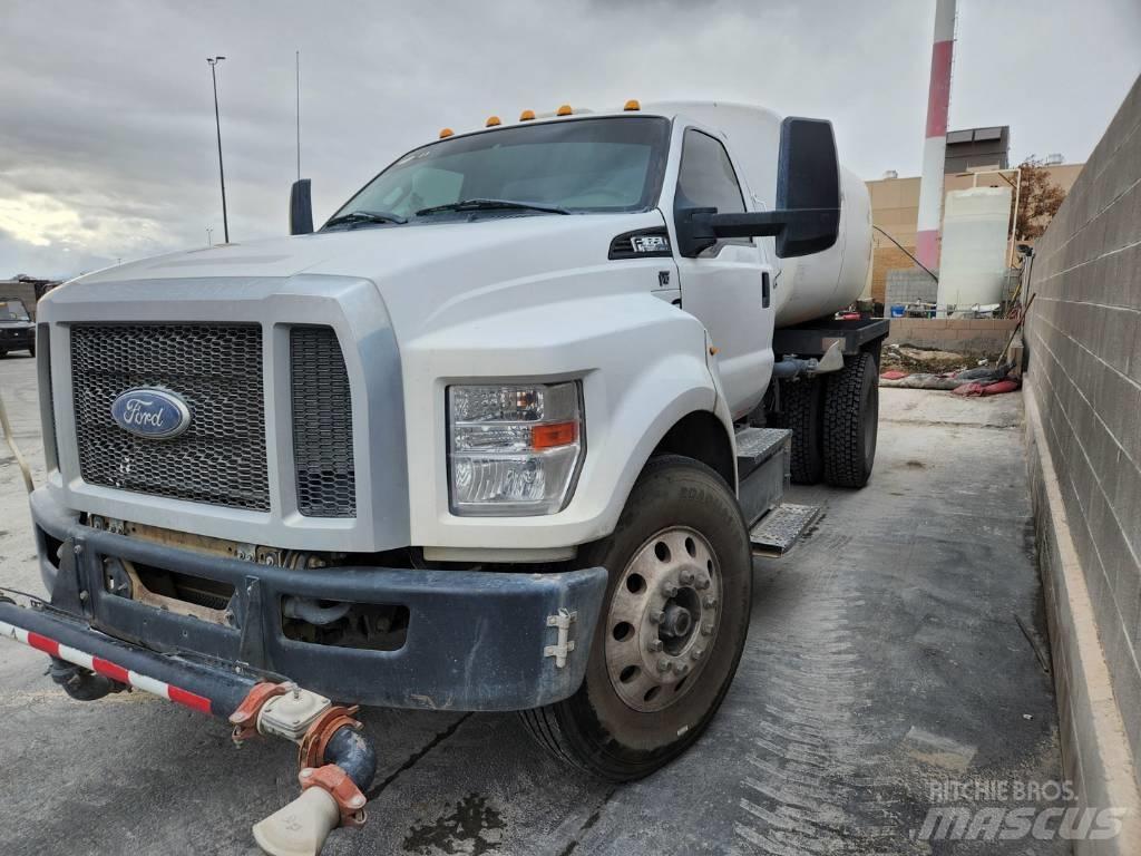 Ford F 650 Water tankers
