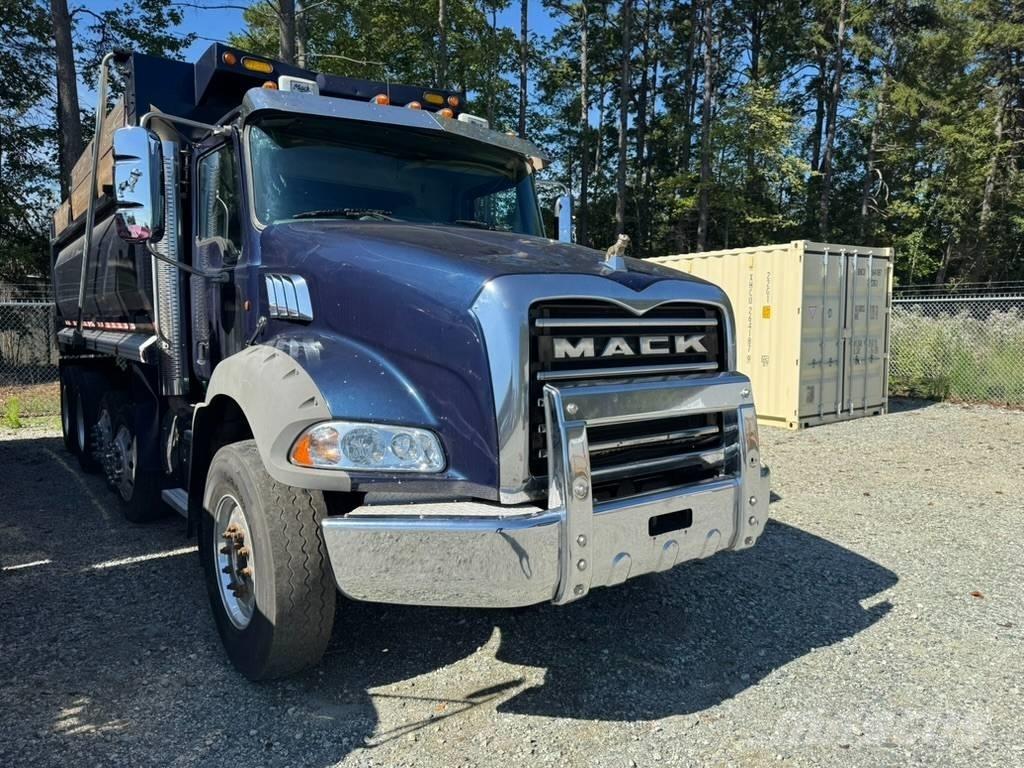 Mack GU813 Dump Trucks