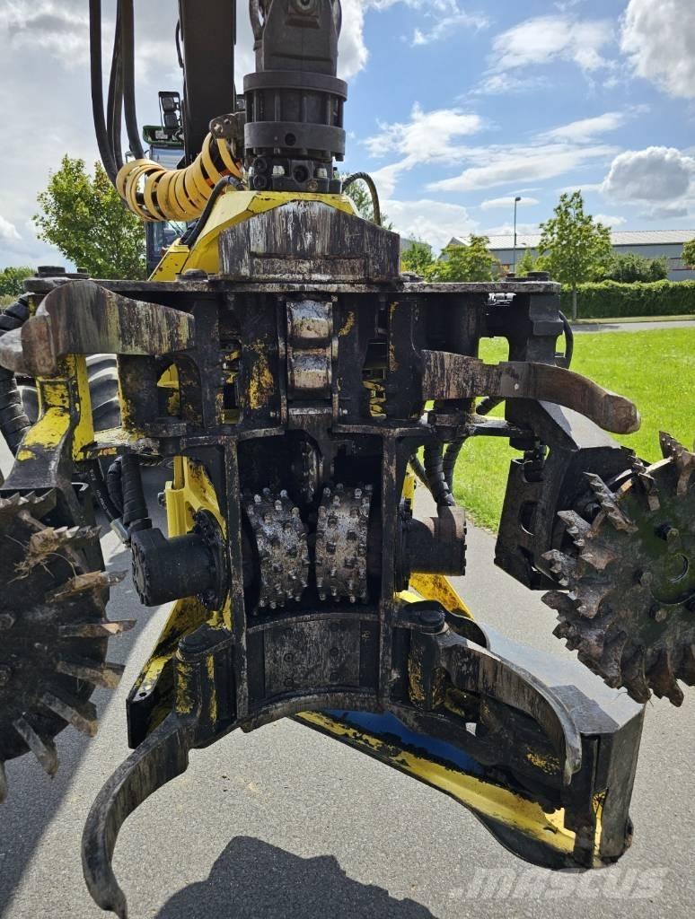 John Deere 1270 D Harvesters