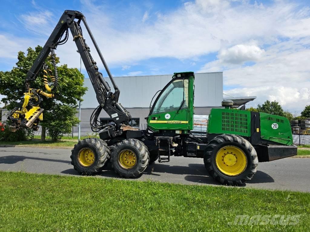John Deere 1270 D Harvesters