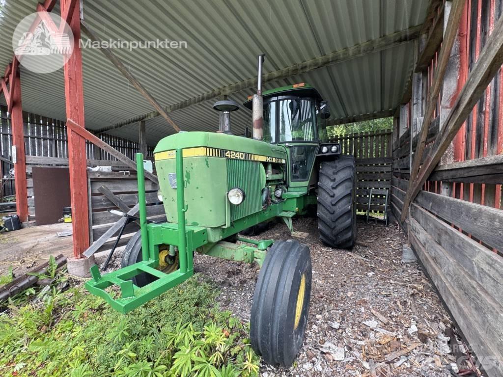 John Deere 4240 QR Tractors