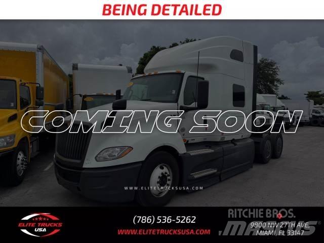 International LT Conventional Trucks / Tractor Trucks
