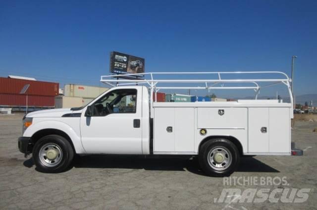 Ford F350 Tow Trucks / Wreckers