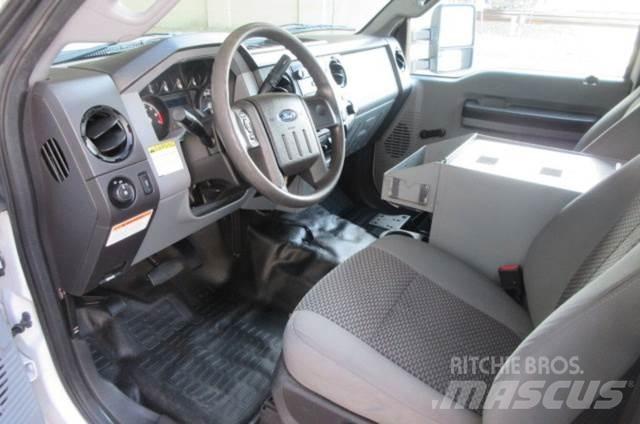 Ford F350 Tow Trucks / Wreckers