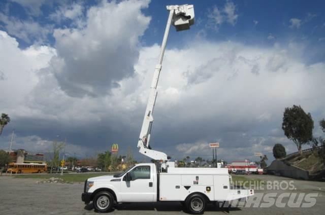 Ford F350 Tow Trucks / Wreckers