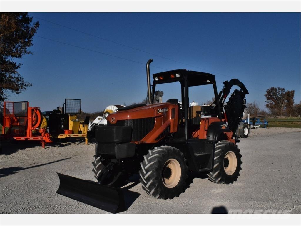 Ditch Witch RT100 Trenchers