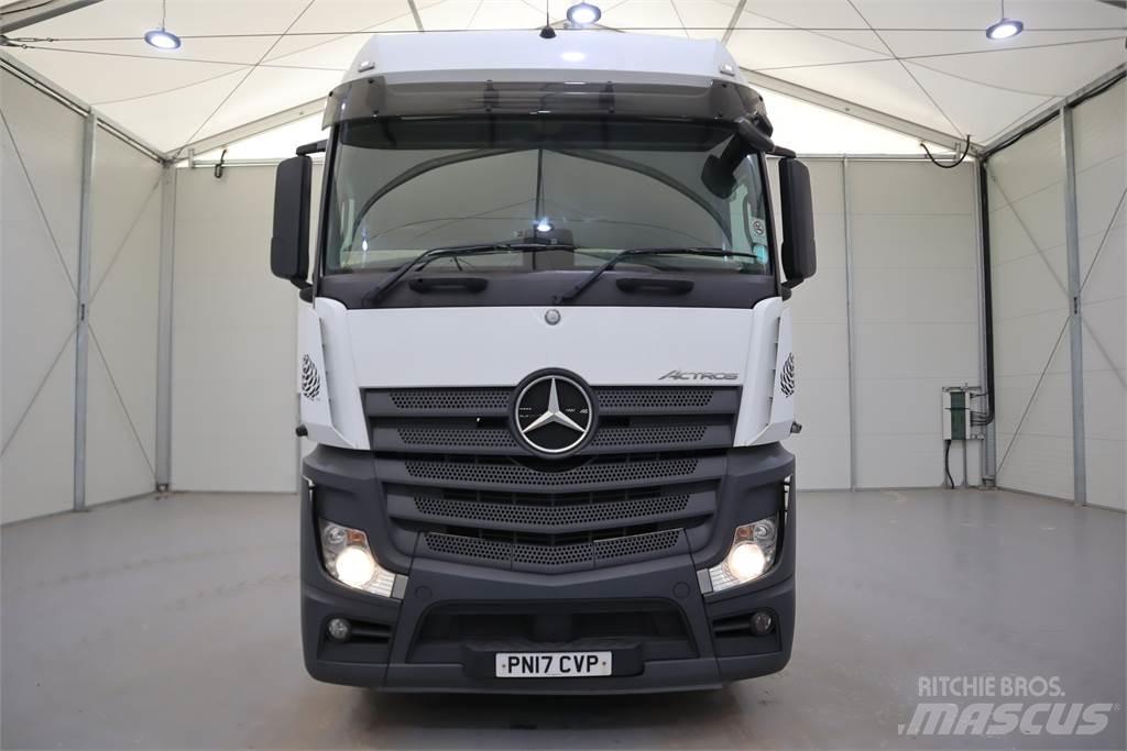 Mercedes-Benz 2542 Conventional Trucks / Tractor Trucks