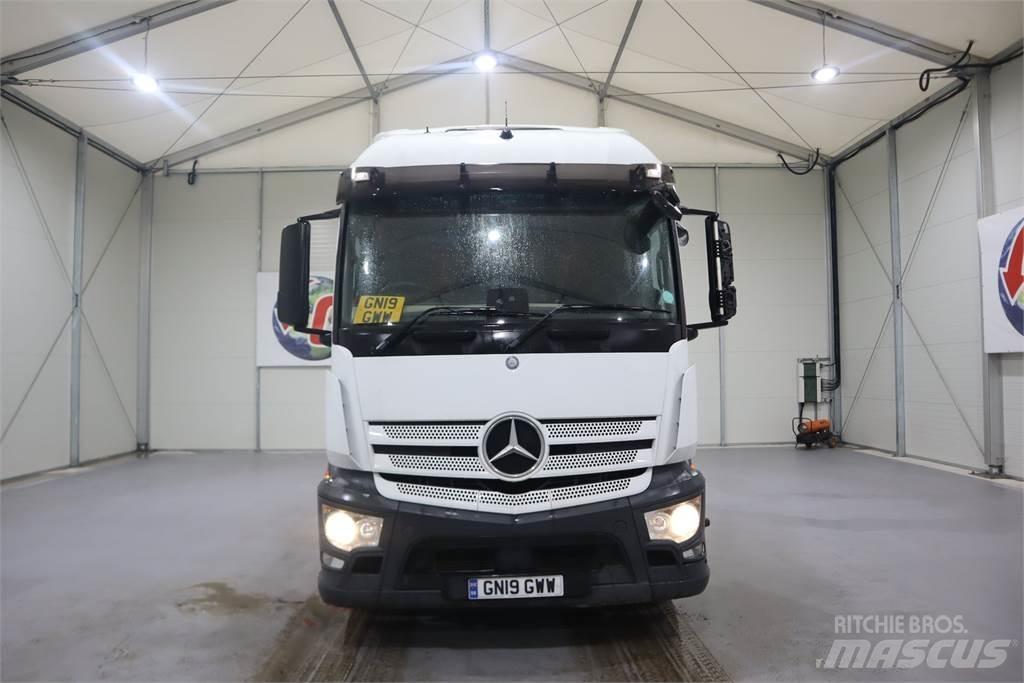 Mercedes-Benz Actros 1840 Conventional Trucks / Tractor Trucks