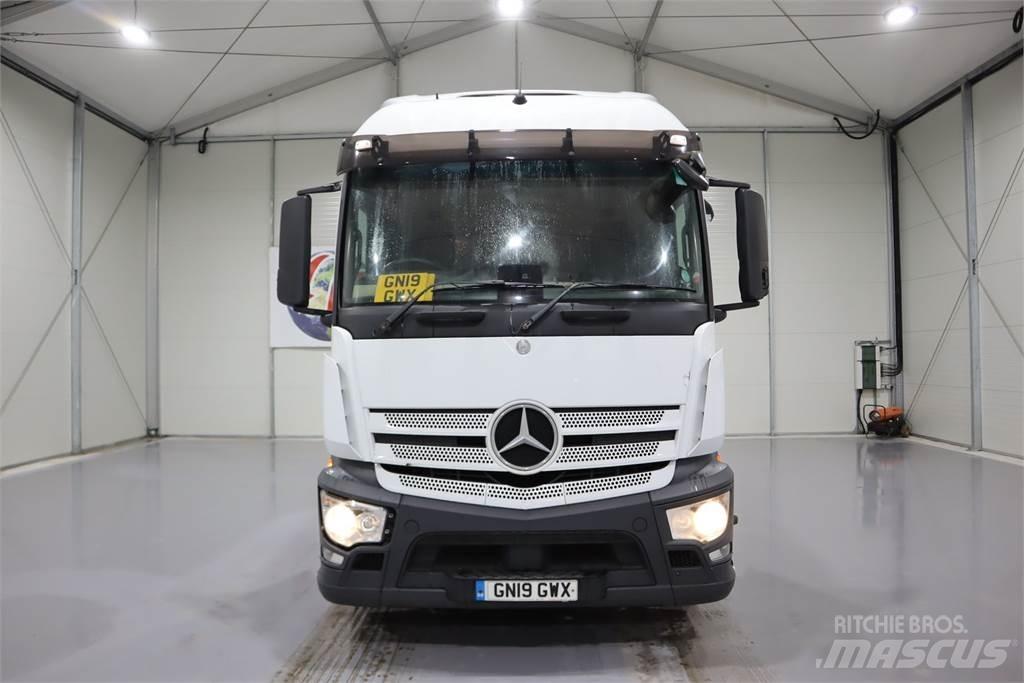 Mercedes-Benz Actros 1840 Conventional Trucks / Tractor Trucks