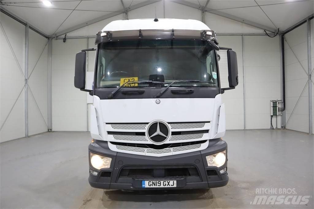 Mercedes-Benz Actros 1840 Conventional Trucks / Tractor Trucks