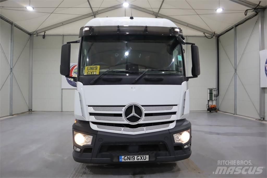 Mercedes-Benz Actros 1840 Conventional Trucks / Tractor Trucks