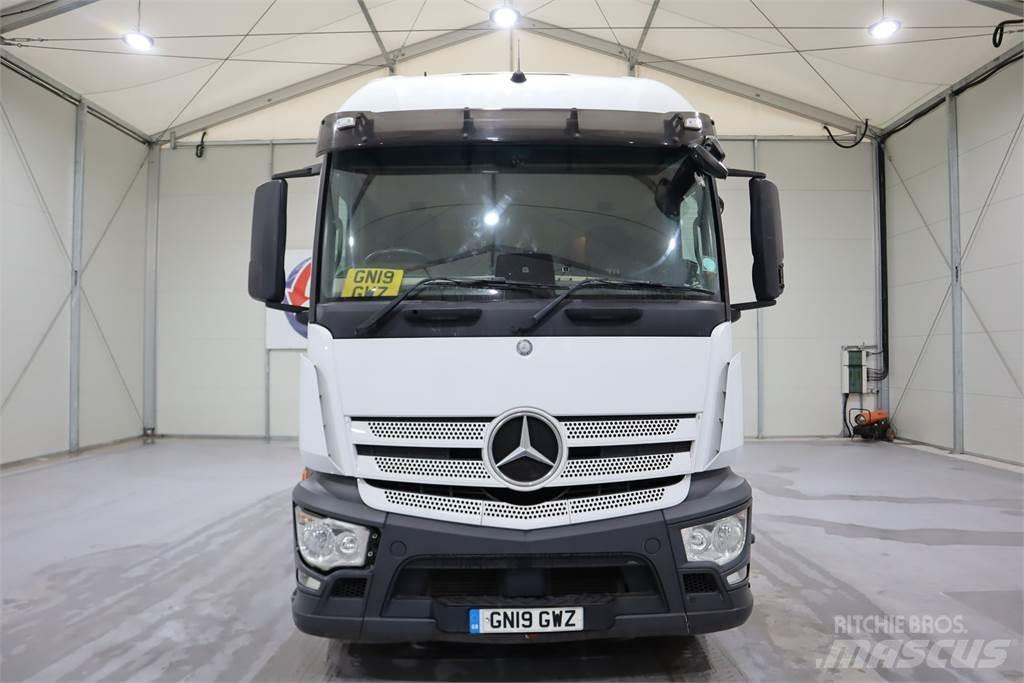 Mercedes-Benz Actros 1840 Conventional Trucks / Tractor Trucks