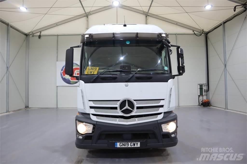 Mercedes-Benz Actros 1840 Conventional Trucks / Tractor Trucks