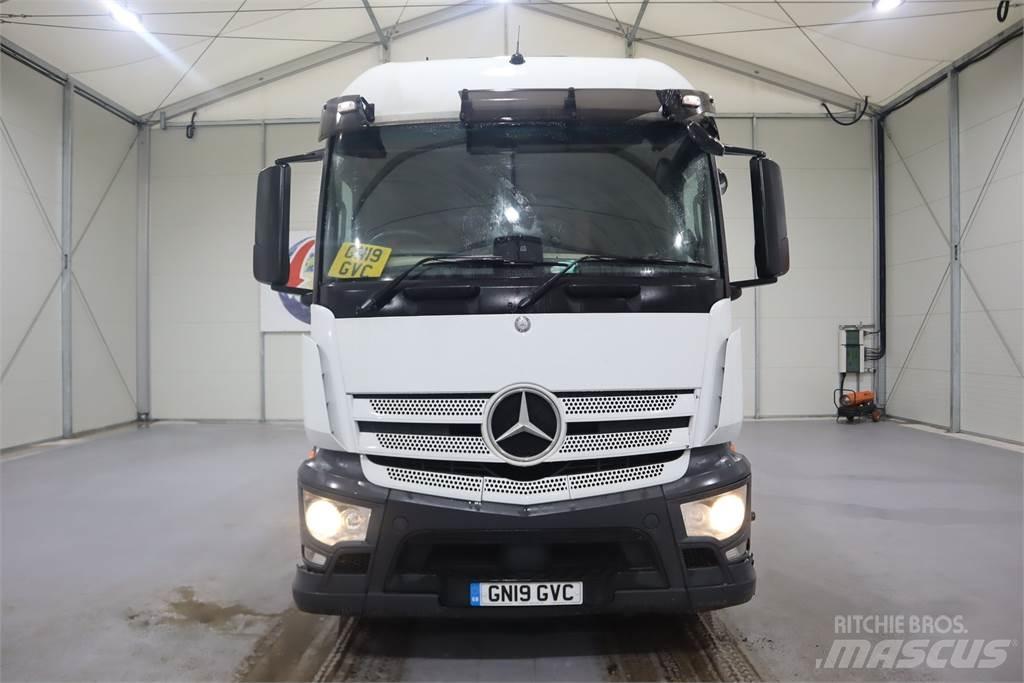 Mercedes-Benz Actros 1840 Conventional Trucks / Tractor Trucks