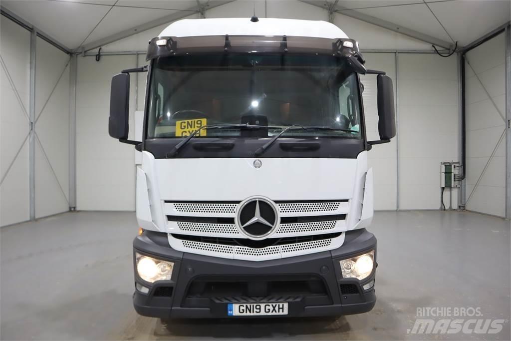 Mercedes-Benz Actros 1840 Conventional Trucks / Tractor Trucks