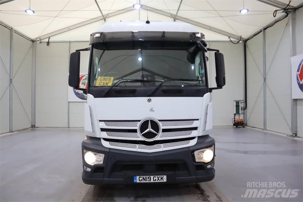 Mercedes-Benz Actros 1840 Conventional Trucks / Tractor Trucks