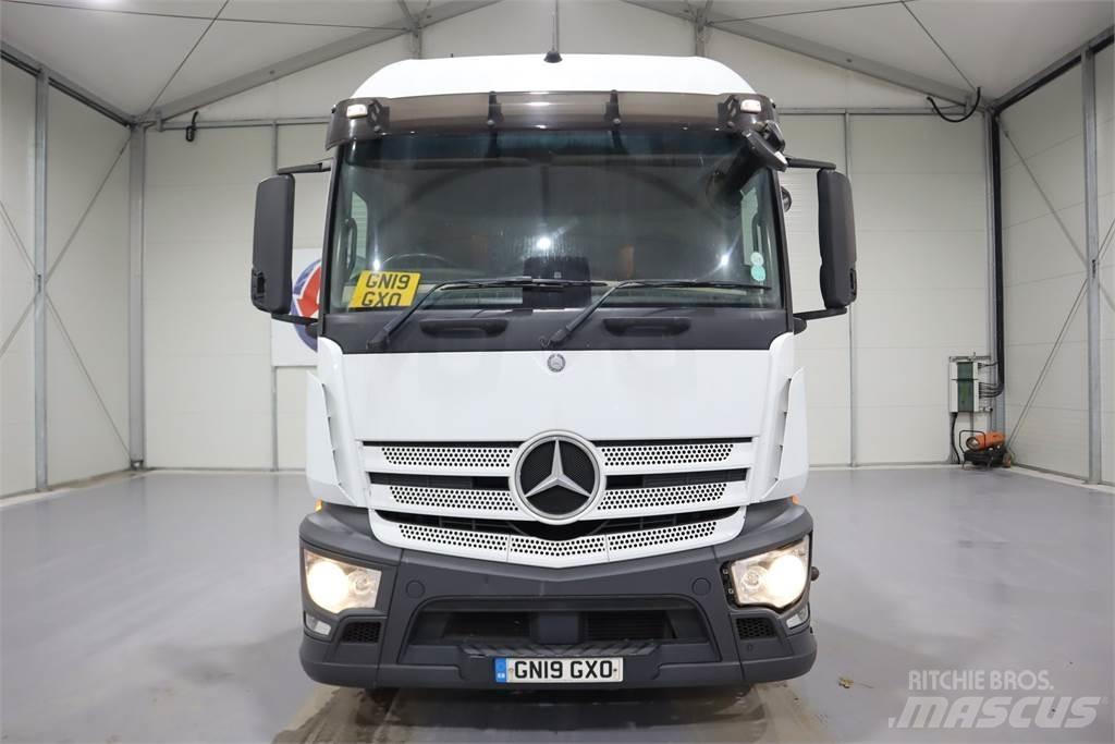 Mercedes-Benz Actros 1840 Conventional Trucks / Tractor Trucks
