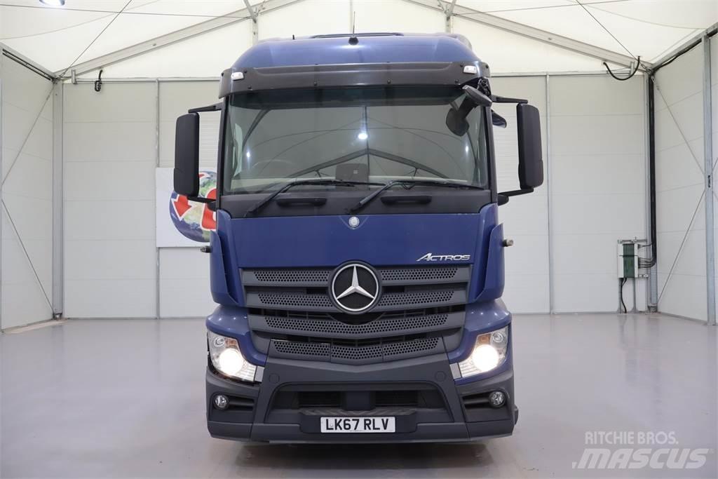 Mercedes-Benz Actros 2543 Conventional Trucks / Tractor Trucks