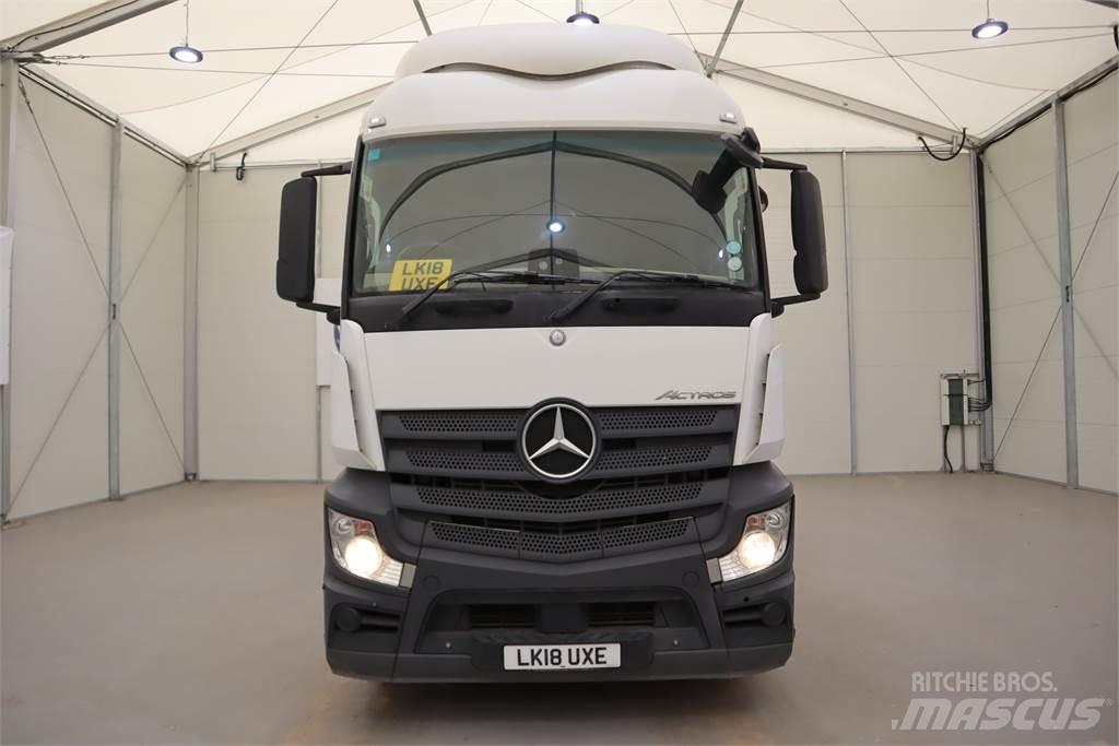 Mercedes-Benz Actros 2543 Conventional Trucks / Tractor Trucks