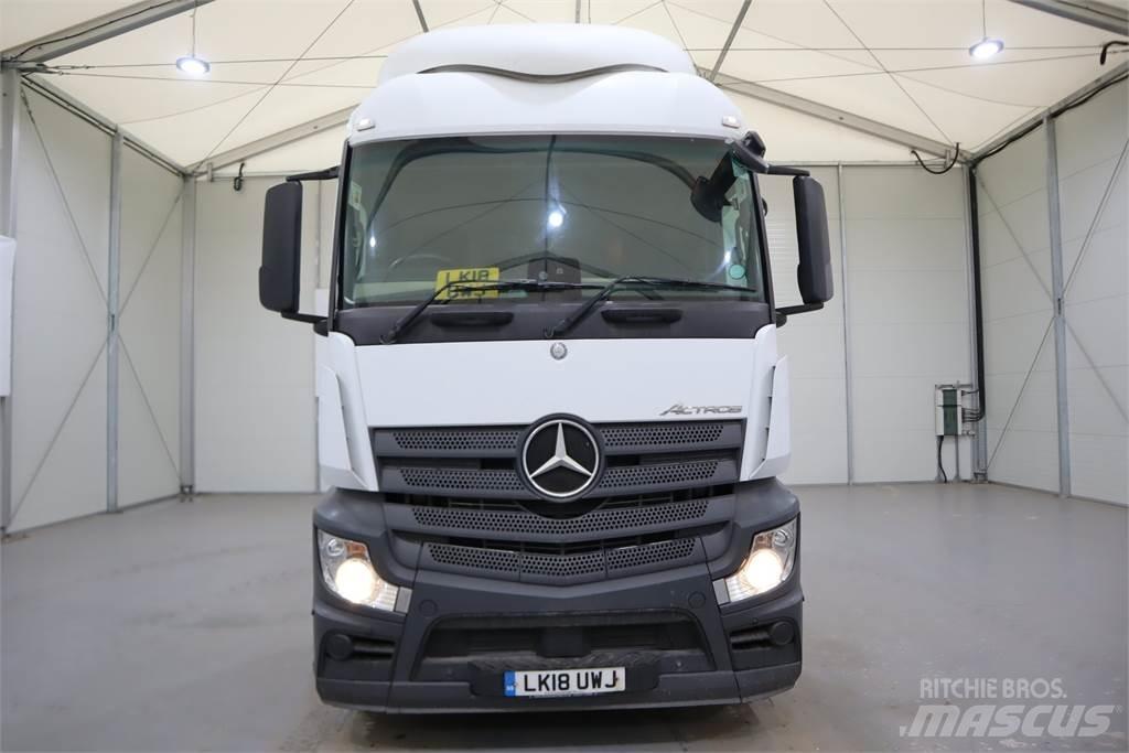 Mercedes-Benz Actros 2543 Conventional Trucks / Tractor Trucks