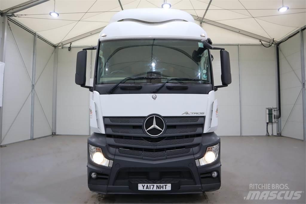 Mercedes-Benz Actros 2543 Conventional Trucks / Tractor Trucks