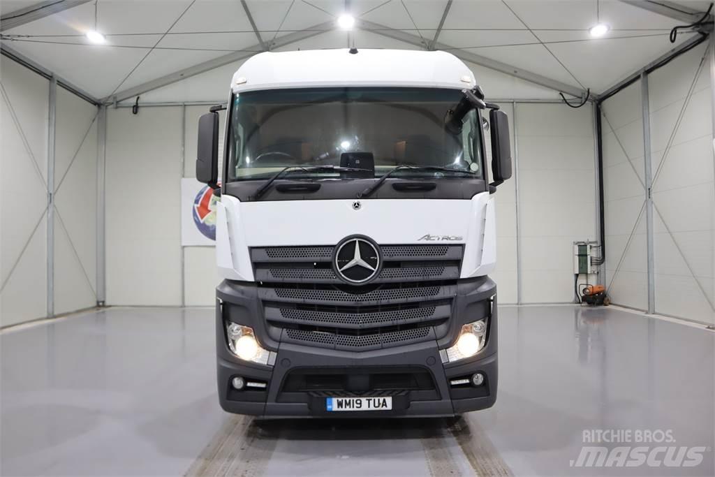 Mercedes-Benz Actros 2543 Conventional Trucks / Tractor Trucks
