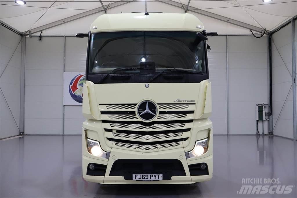 Mercedes-Benz Actros 2545 Conventional Trucks / Tractor Trucks