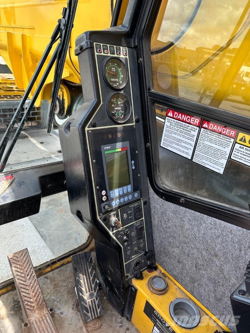Grove TMS700E Mobile and all terrain cranes