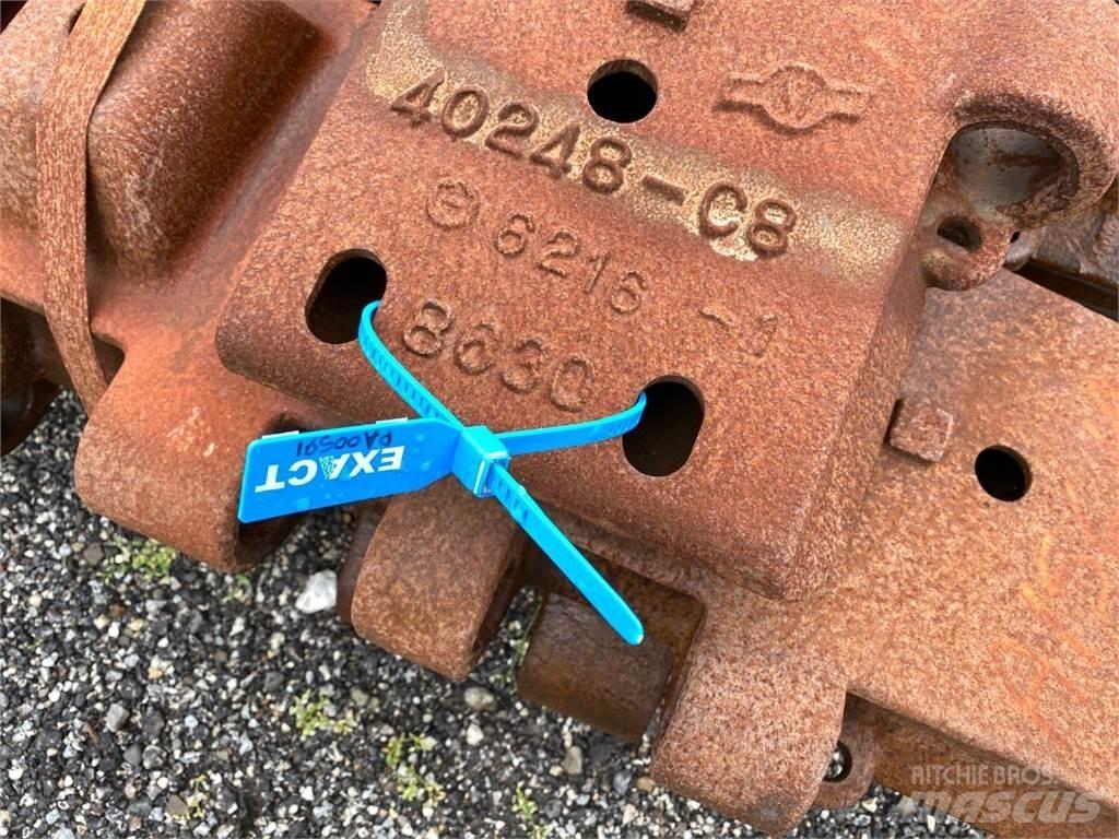 Manitowoc  Tracks, chains and undercarriage