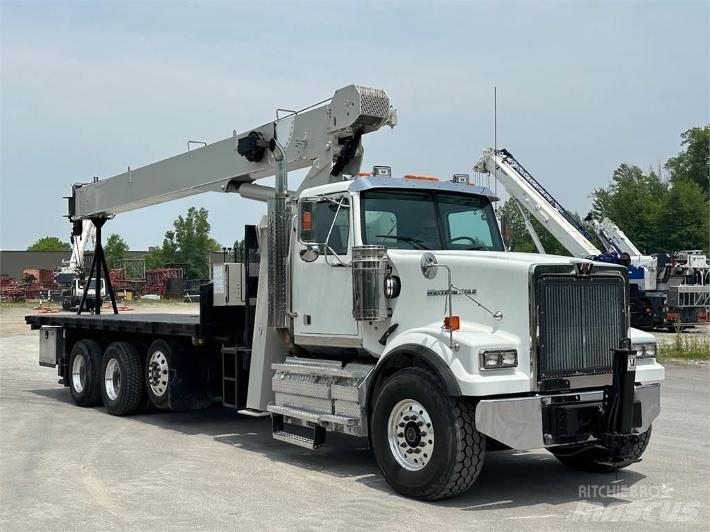 National 8100D Boom / Crane / Bucket Trucks