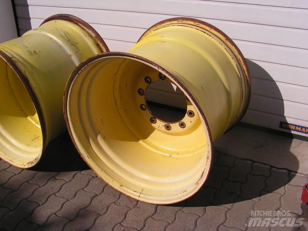 John Deere 2266 Combine Attachments