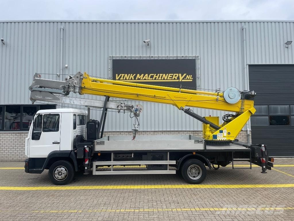 Bocker AK 32/1500 Mobile and all terrain cranes