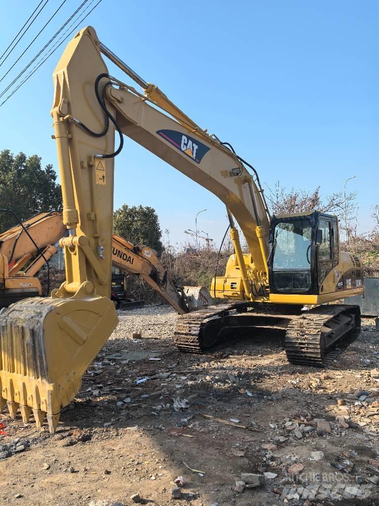 CAT 320 Crawler Excavators