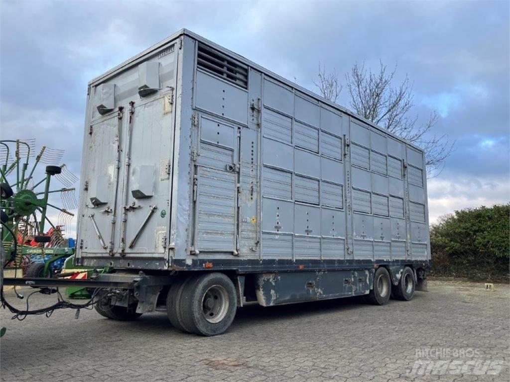 Pezzaioli 3-Stock Livestock Trailers