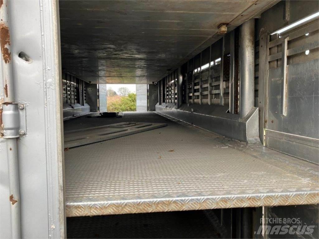 Pezzaioli 3-Stock Livestock Trailers