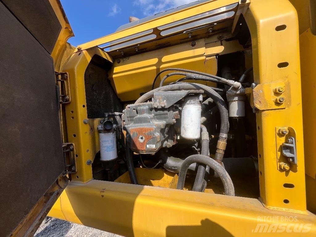 Komatsu Pc240-7 Crawler Excavators
