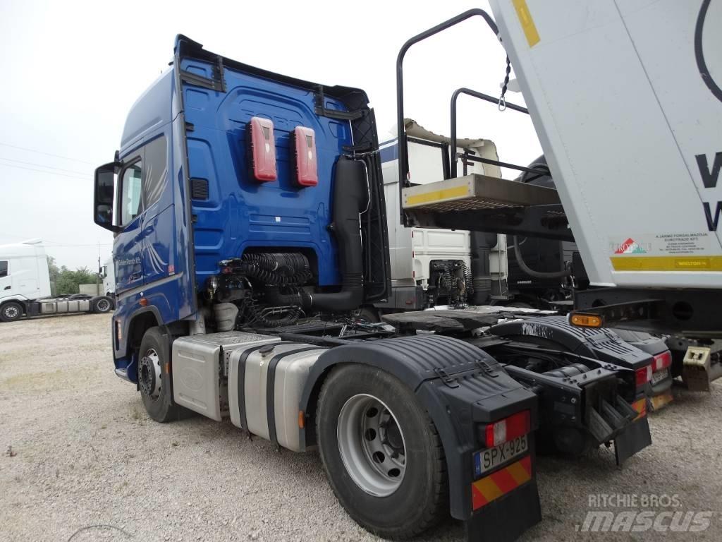 Ford F-Max Conventional Trucks / Tractor Trucks
