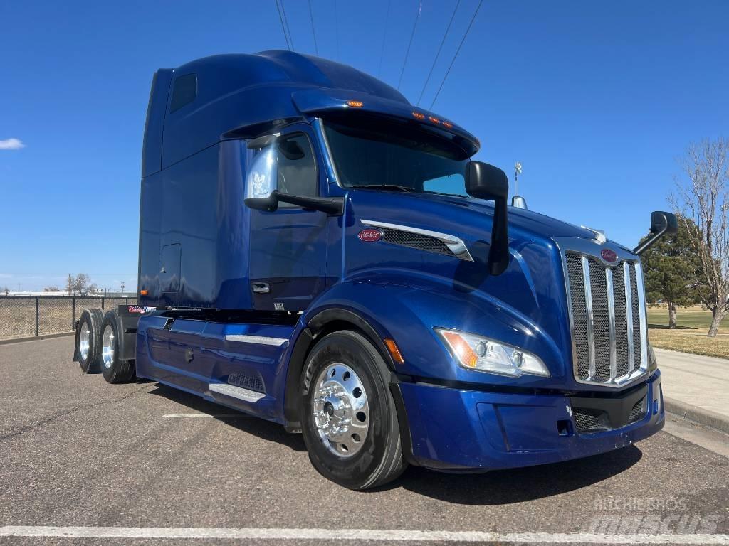 Peterbilt 579 Conventional Trucks / Tractor Trucks