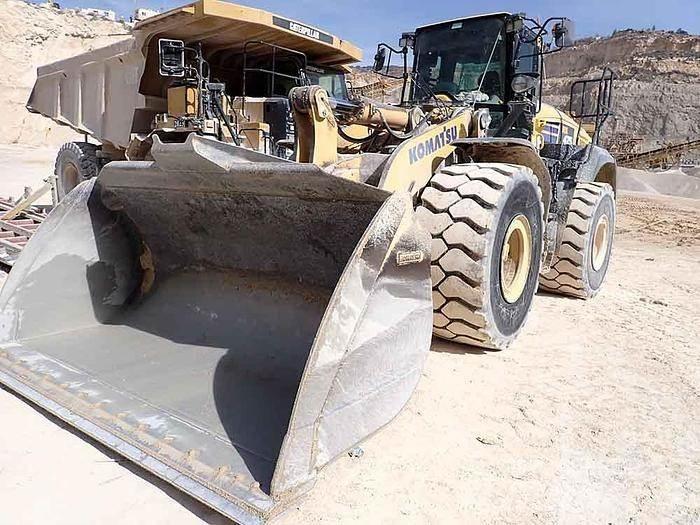 Komatsu WA475 Wheel Loaders