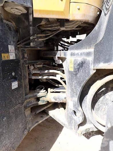 Komatsu WA475 Wheel Loaders