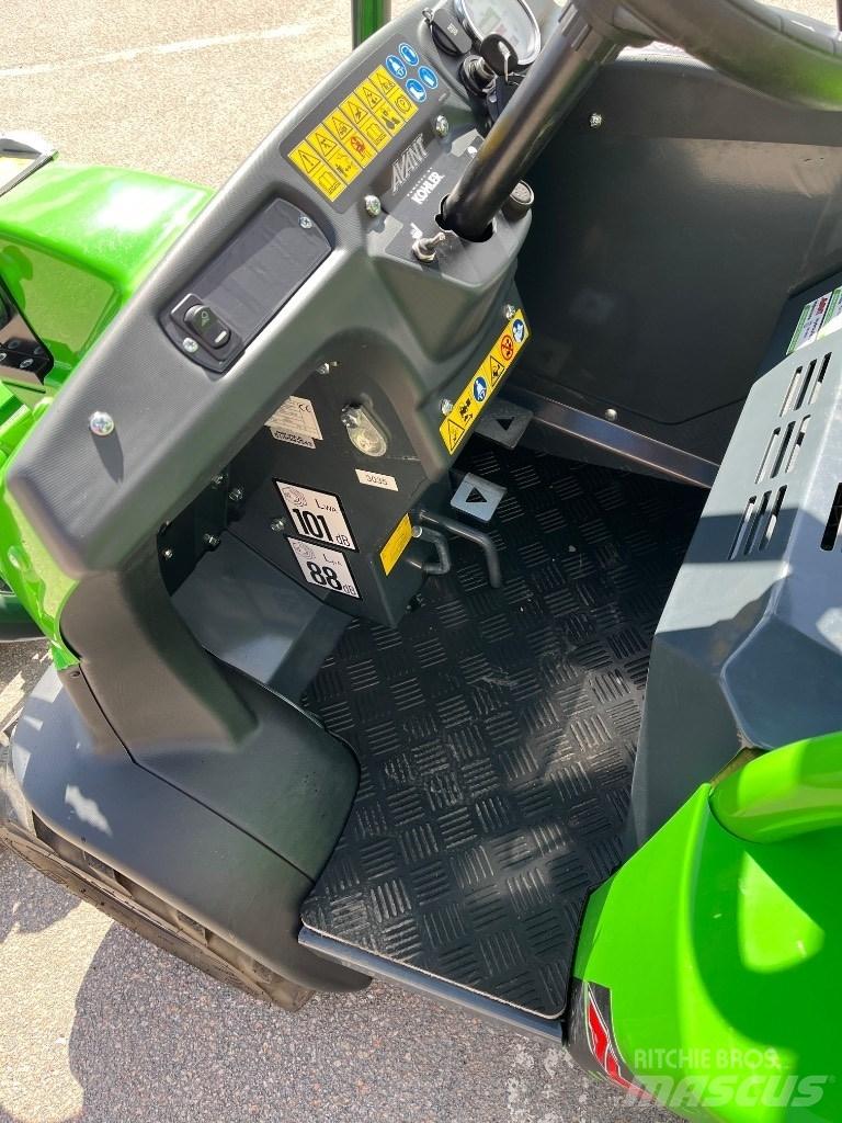 Avant 225 Skid Steer Loaders